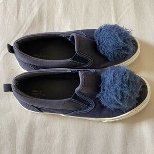 Gap Kids Shoes size: 2